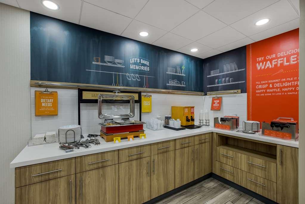 Hampton Inn Linden Restaurante foto